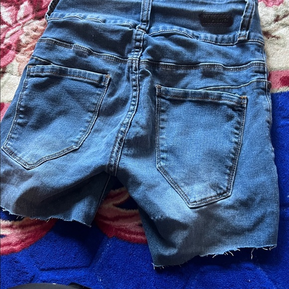 Jeans - Picture 2 of 3